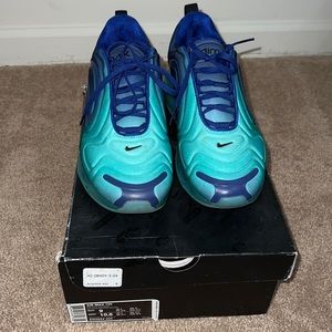 air max 720 size 9 men size 10.5 women